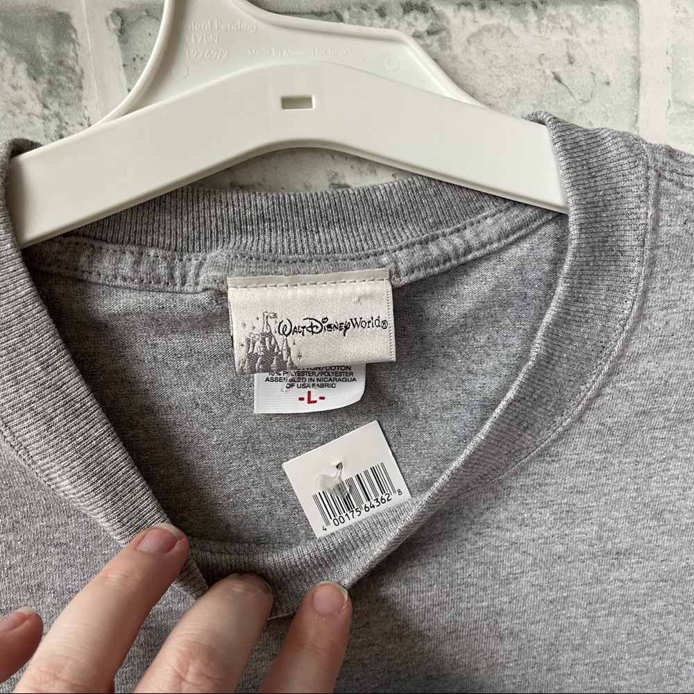 NEW WITH TAGS DISNEY WORLD GREY T SHIRT LARGE - Picture 3 of 4
